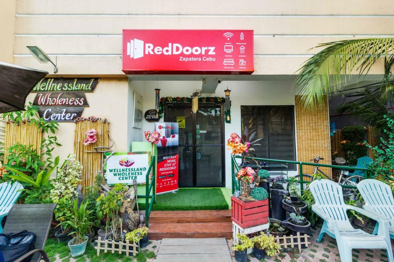 Hotel Reddoorz @ Zapatera Cebú Exterior foto