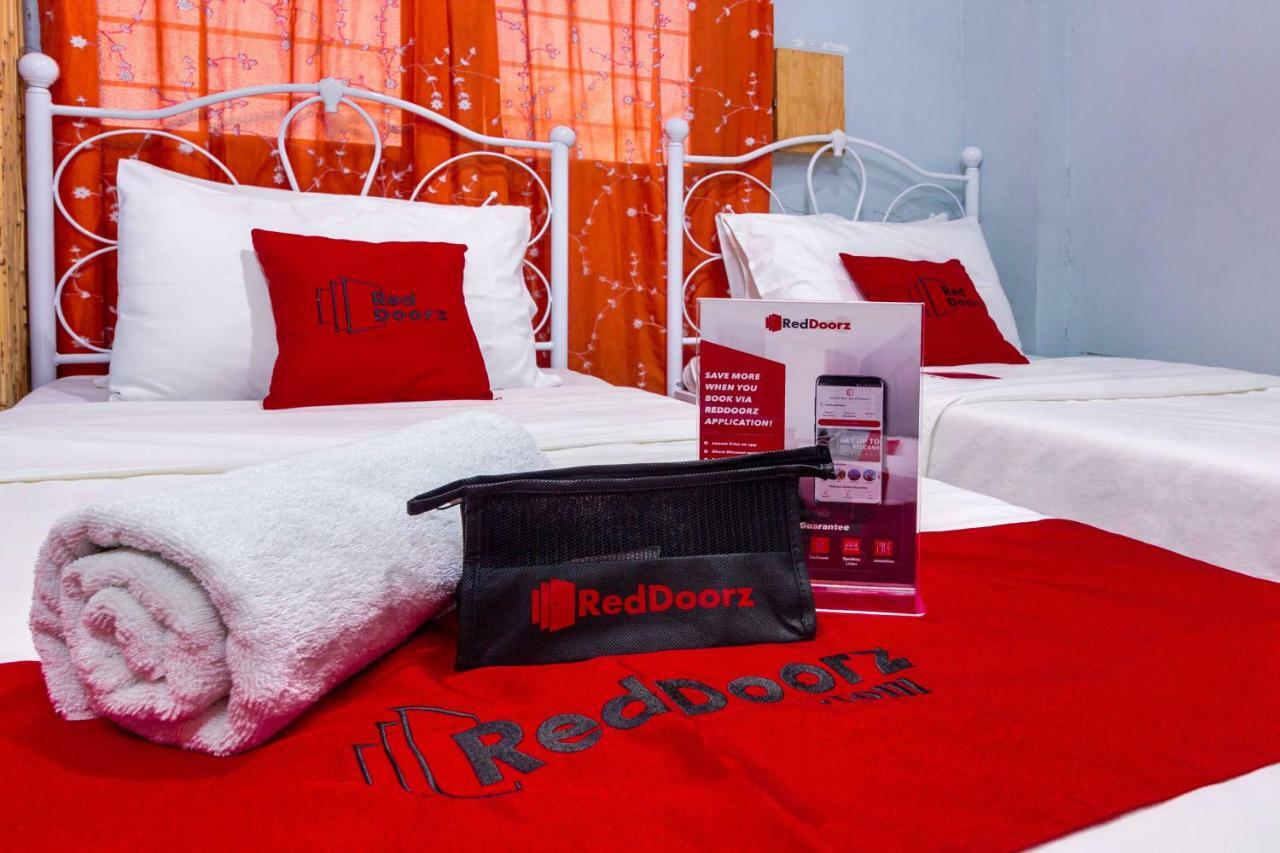 Hotel Reddoorz @ Zapatera Cebú Exterior foto